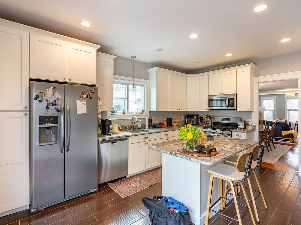 1st image of 27 Paulina St #2