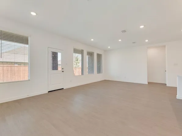 2206 Starstuck Ct, Crandall, TX 75114