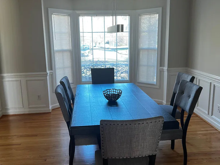 601 Stinhurst Dr — Photo 4