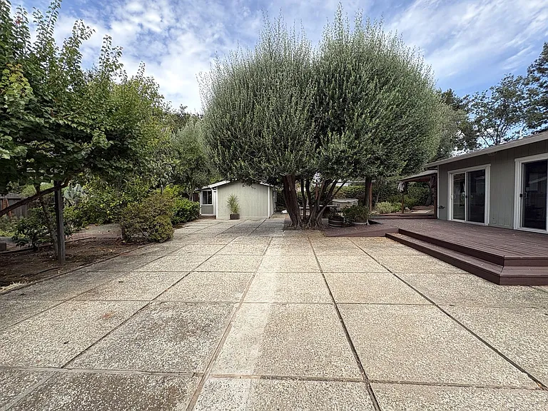 2350 Alameda De Las Pulgas — Photo 35