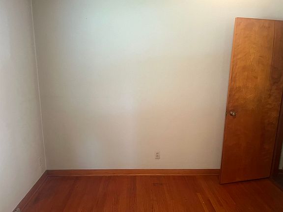 4th image of 309 E Greenview Ave