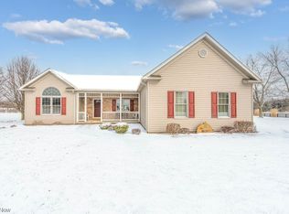 9070 Allen Dr NE, Hartville, OH 44601
