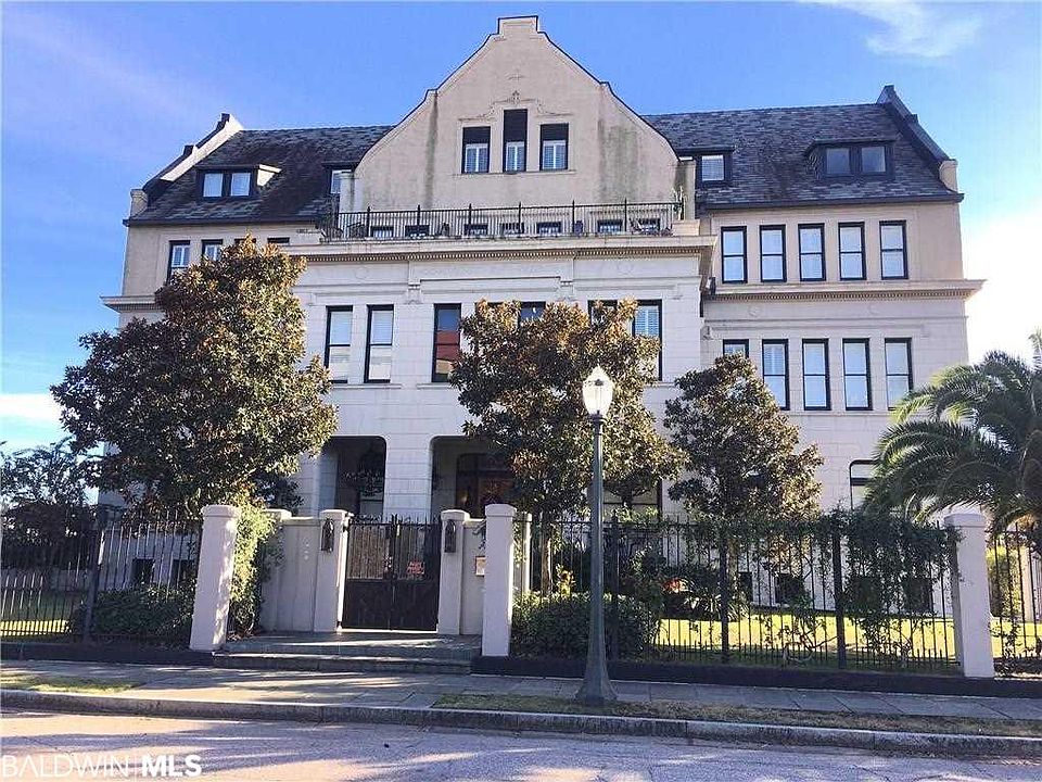 1st image of 753 Saint Francis St APT 1004B