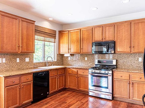5th image of 37630 Bluette Ln