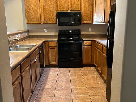 4th image of 526 E Bartlett Way