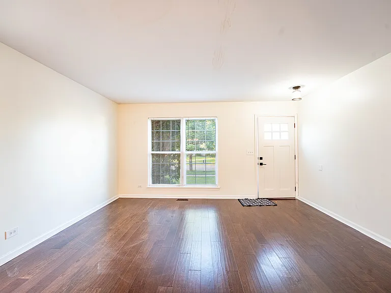 965 Summerhill Dr — Photo 7