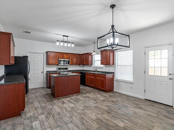 5th image of 1404 Delia Chapa Ln
