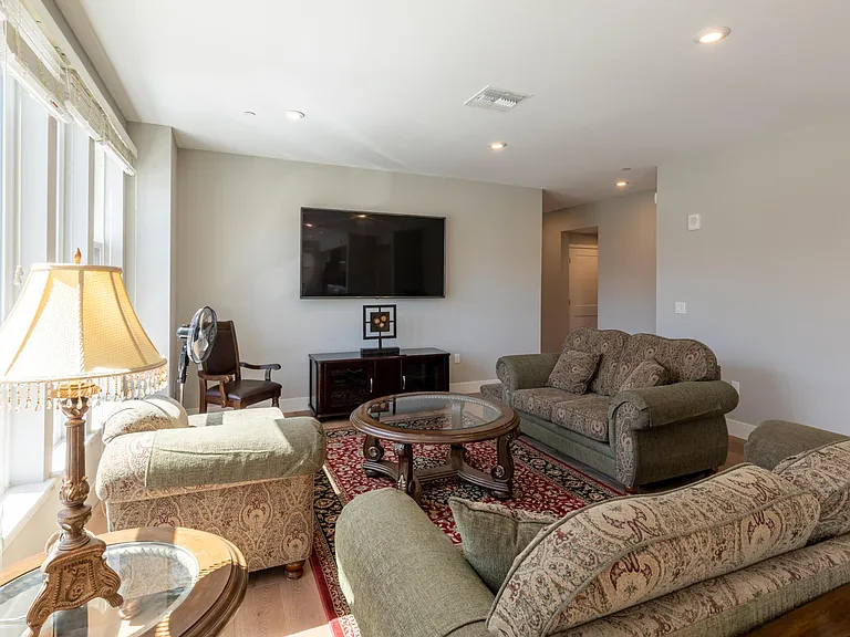 45009 Challenge Cir — Photo 2
