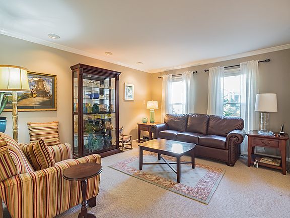 4th image of 11528 Hill Meade Ln