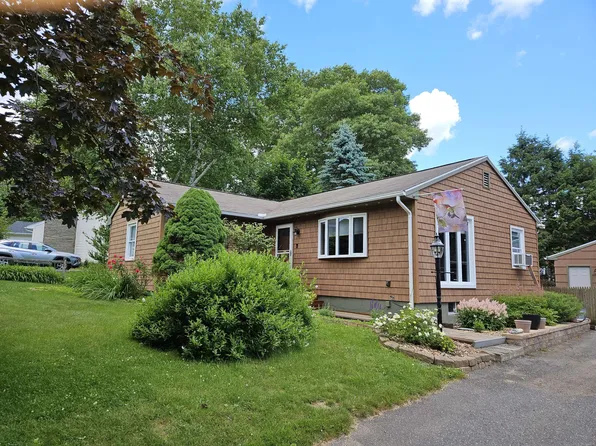 60 Deepwood Drive, Waterbury, CT 06708