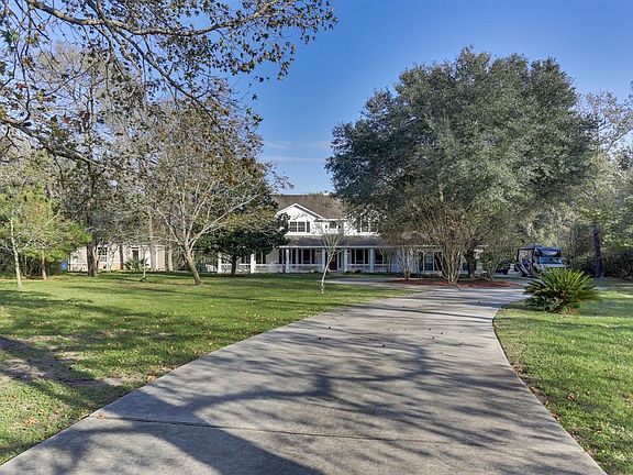 3rd image of 2602 Blue Lake Dr