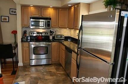 KITCHEN
						:
						Made for entertaining your always part of the party