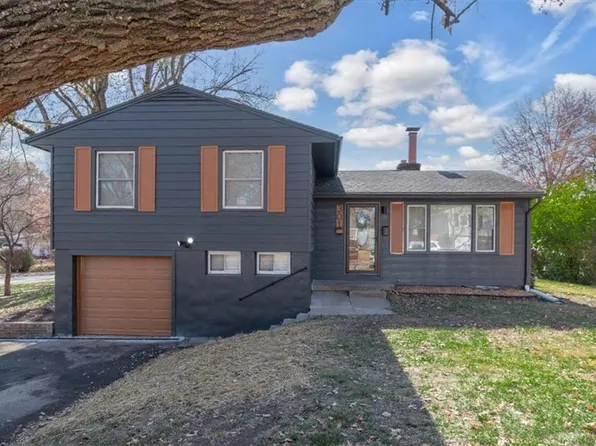 301 Brookside Dr, Belton, MO 64012