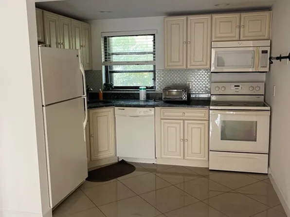 50 SE 12th St APT 164, Boca Raton, FL 33432