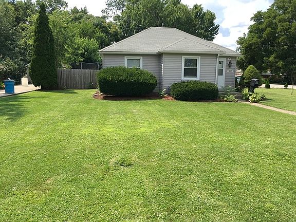 3rd image of 2058 Emerson Ave