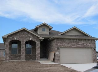 2100 Cheyenne Cir, Gentry, AR 72734