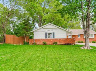 5324 W 87th St, Prairie Village, KS 66207