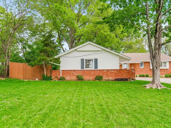 5324 W 87th St, Prairie Village, KS 66207