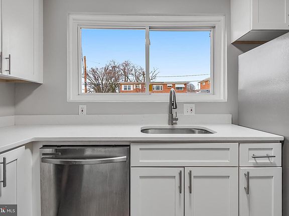 4th image of 5005 Roseld Ct