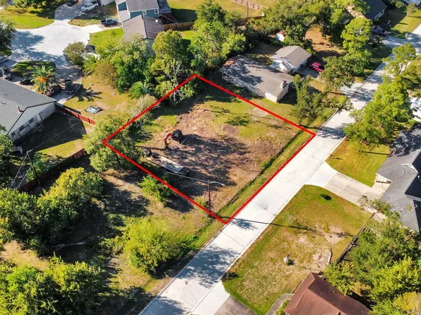 3122 & 3124 Carlisle St, La Porte, TX 77571