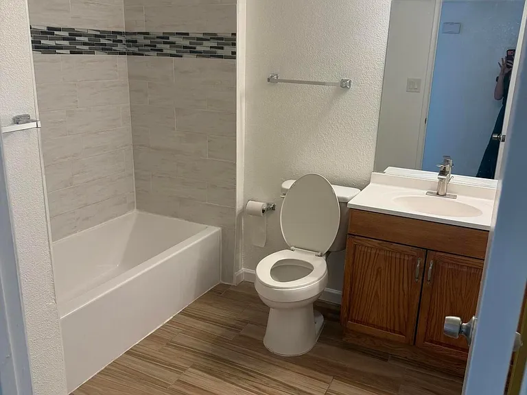 20601 N 33rd Ave — Photo 5