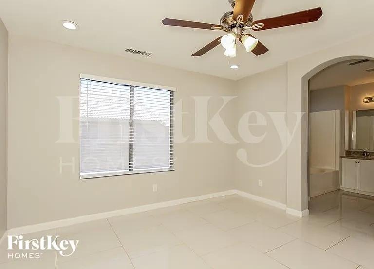 7159 W Stella Ave — Photo 9