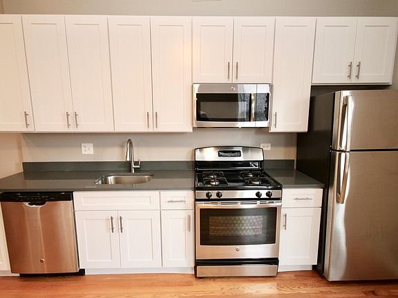 3rd image of 617 W Drummond Pl APT 2CE