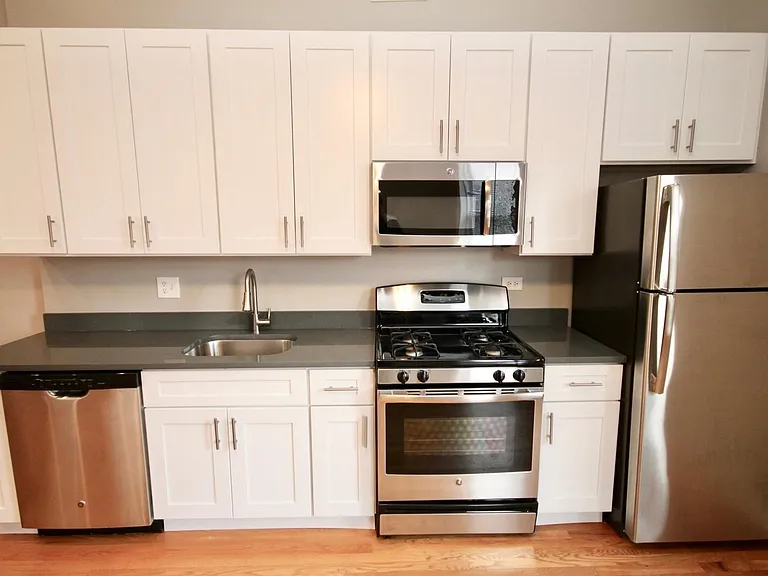 617 W Drummond Pl #2CE — Photo 3