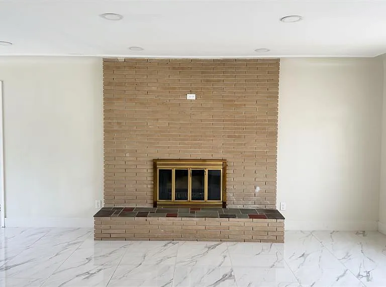 38803 Ecorse Rd — Photo 7