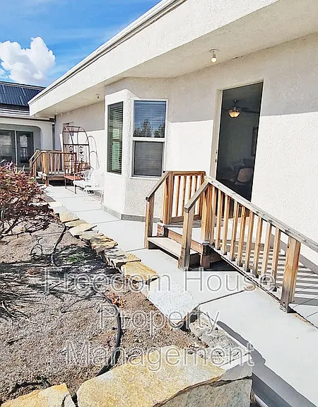 5821 S Keomah St — Photo 2