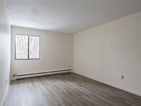 5th image of 440 Idlewood Blvd