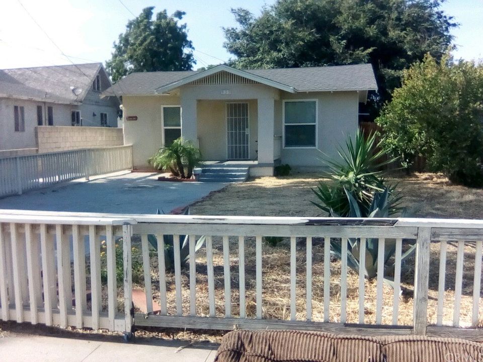 1st image of 939 E D St #939A