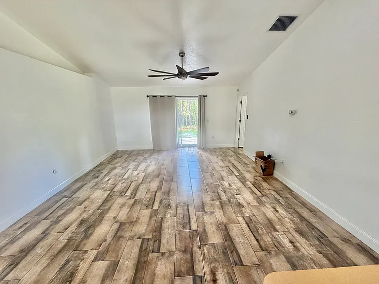 1230 Silverdale St — Photo 4