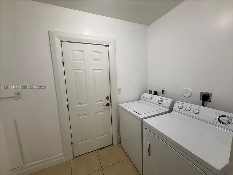 1926 SE 23rd Ct #1926 — Photo 16