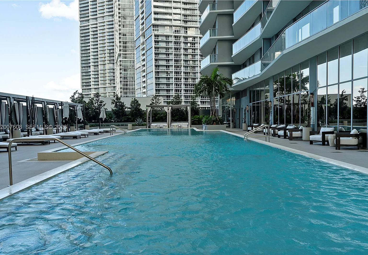 1 bed, 1.0 bath, 686 sqft, $4,150 — Photo 1