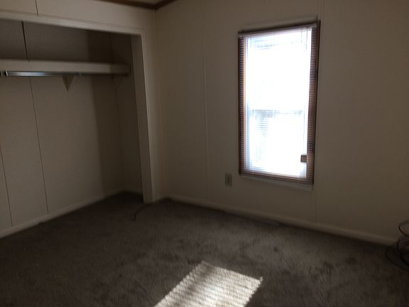 4th image of 38 Skyline Dr