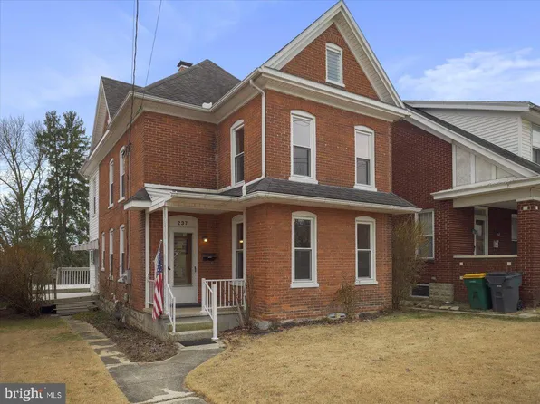 237 W 6th St, Waynesboro, PA 17268