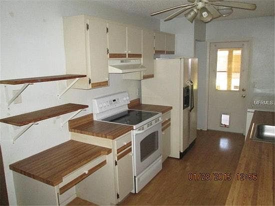 3rd image of 301 E Rosewood Ln