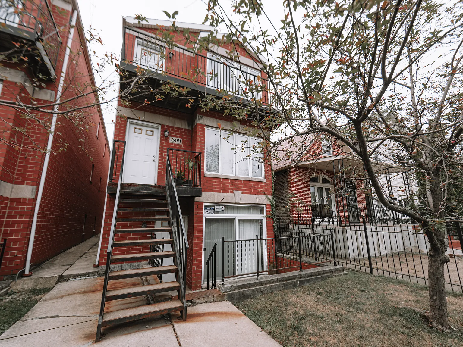 3 bed, 1300 sqft, $2,300 — Photo 1
