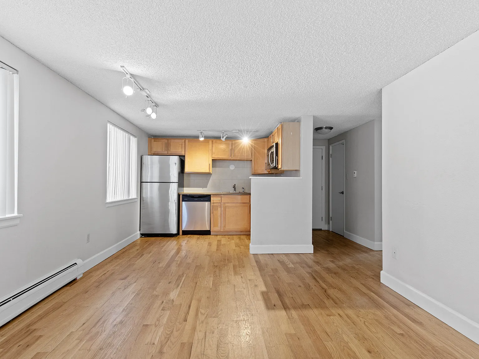 Lincoln Park Apartments — Photo 2