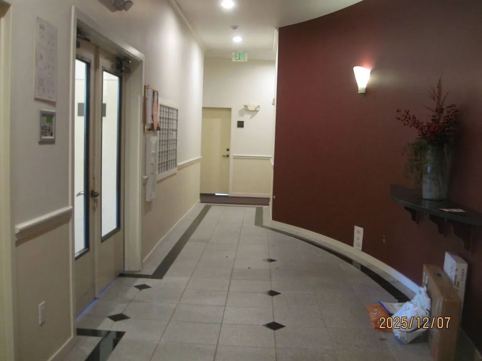 Newell Court Apartments, downtown Mercer Island — Photo 4
