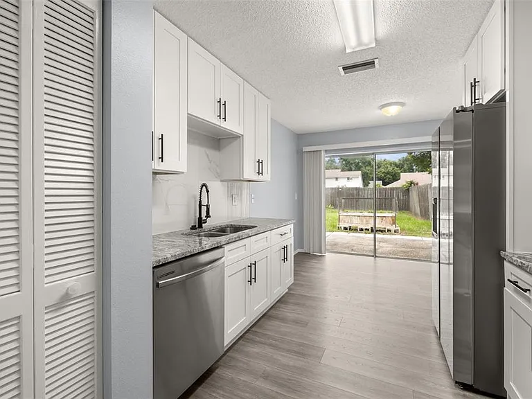 3257 Laurel Dale Dr — Photo 11