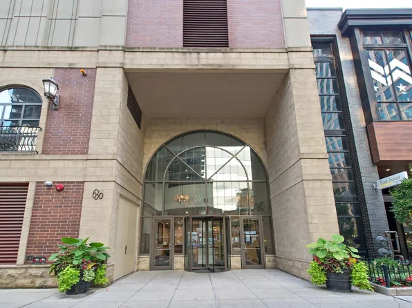 630 N State St, Chicago, IL