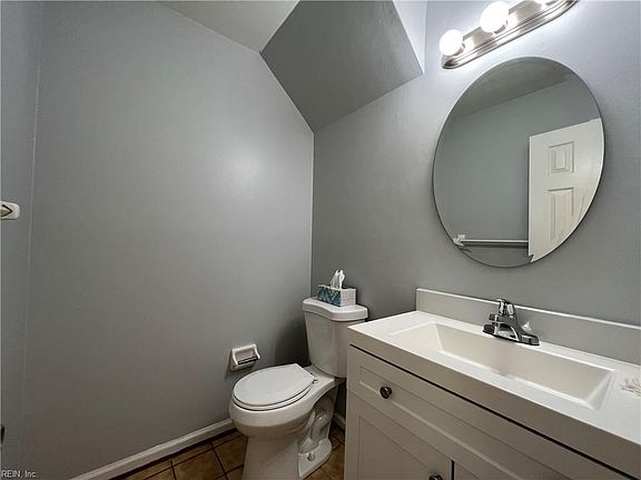 5th image of 4025 Oak Moss Ct #1