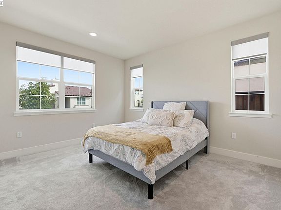 5th image of 5444 Gray Pine Way
