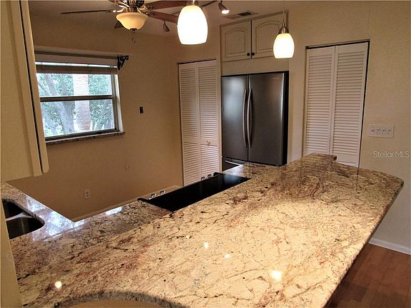 5th image of 492 Santa Cruz Pl NE APT G