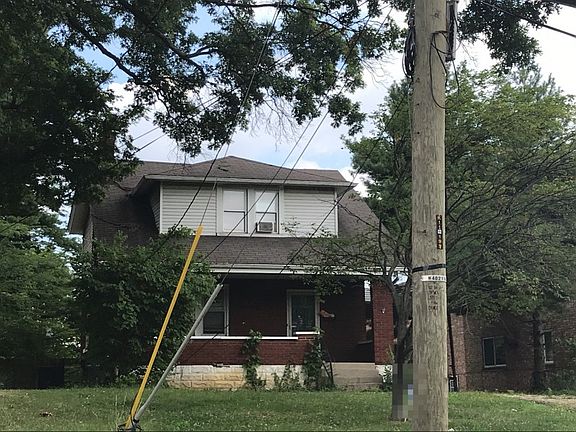 3rd image of 2620 Montana Ave