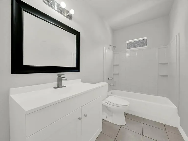 106 Hanover St — Photo 7