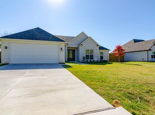 112 Hillcrest Rd, Lake Dallas, TX 75065