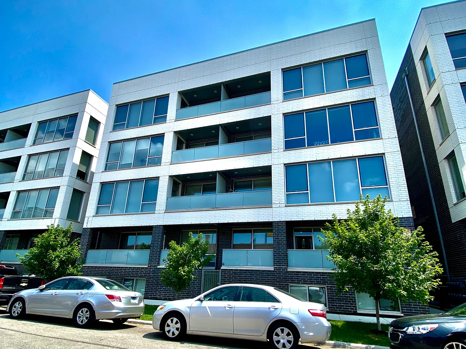 3 bed, 1400 sqft, $4,200 — Photo 1